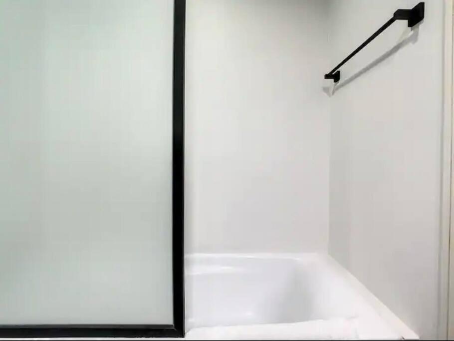 Luxury Modern Studio In Jlt With Amazing View & Rooftop Pool - Sleeps 3 Dubai Exterior photo