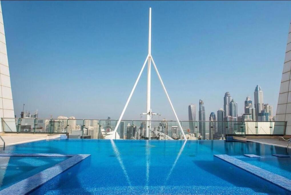 Luxury Modern Studio In Jlt With Amazing View & Rooftop Pool - Sleeps 3 Dubai Exterior photo