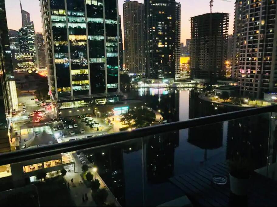 Luxury Modern Studio In Jlt With Amazing View & Rooftop Pool - Sleeps 3 Dubai Exterior photo