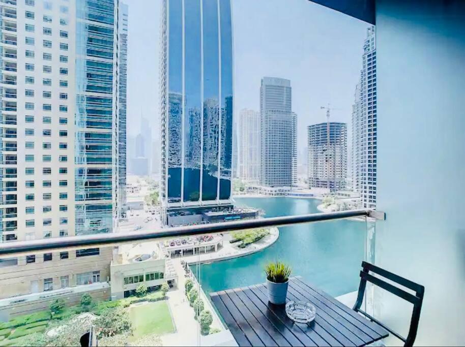 Luxury Modern Studio In Jlt With Amazing View & Rooftop Pool - Sleeps 3 Dubai Exterior photo